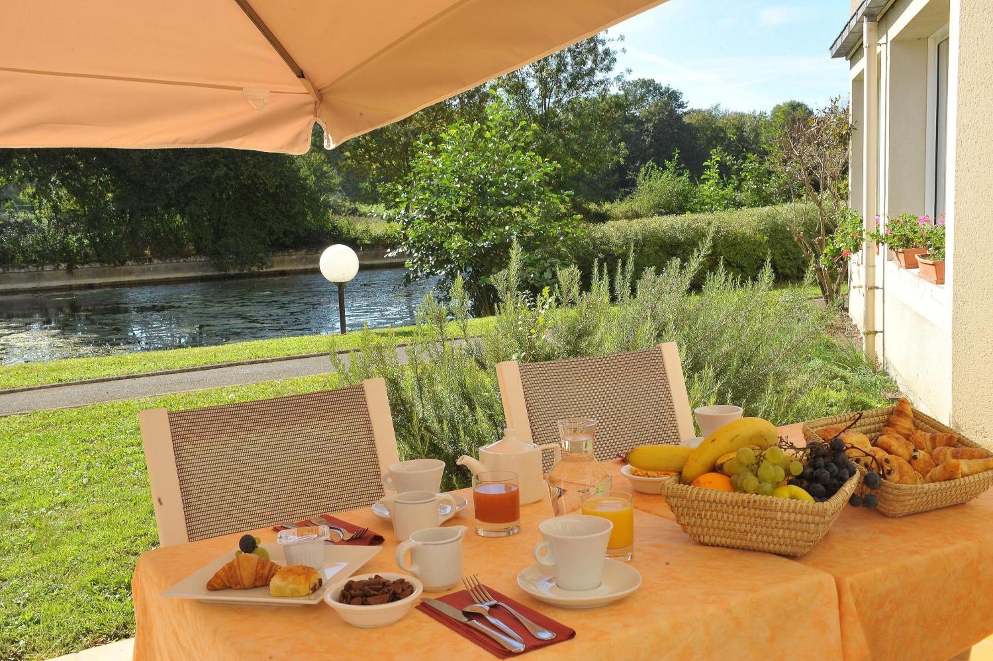 Logis Hotel Le Relais Du Moulin Valençay Exteriér fotografie