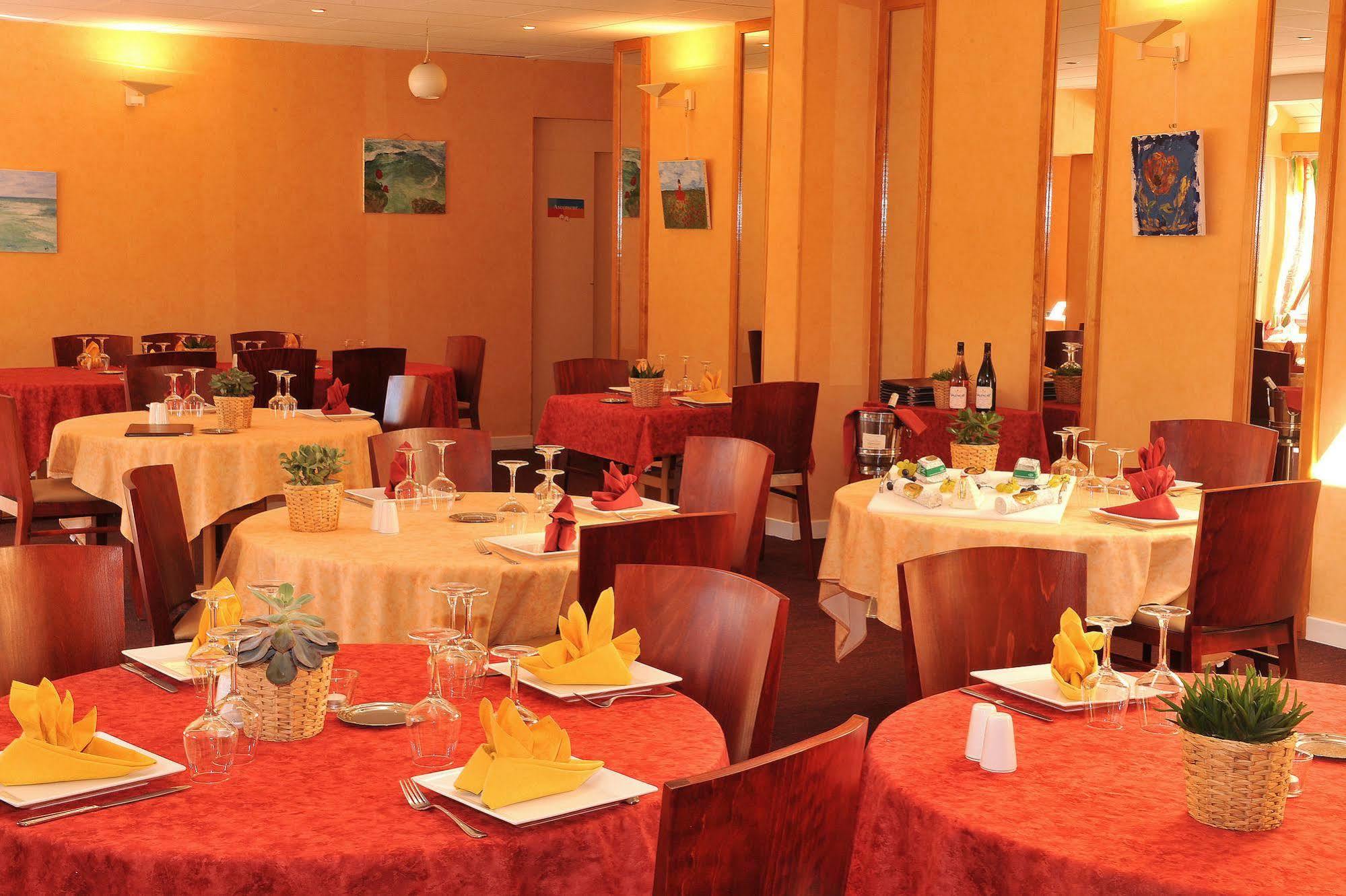 Logis Hotel Le Relais Du Moulin Valençay Exteriér fotografie